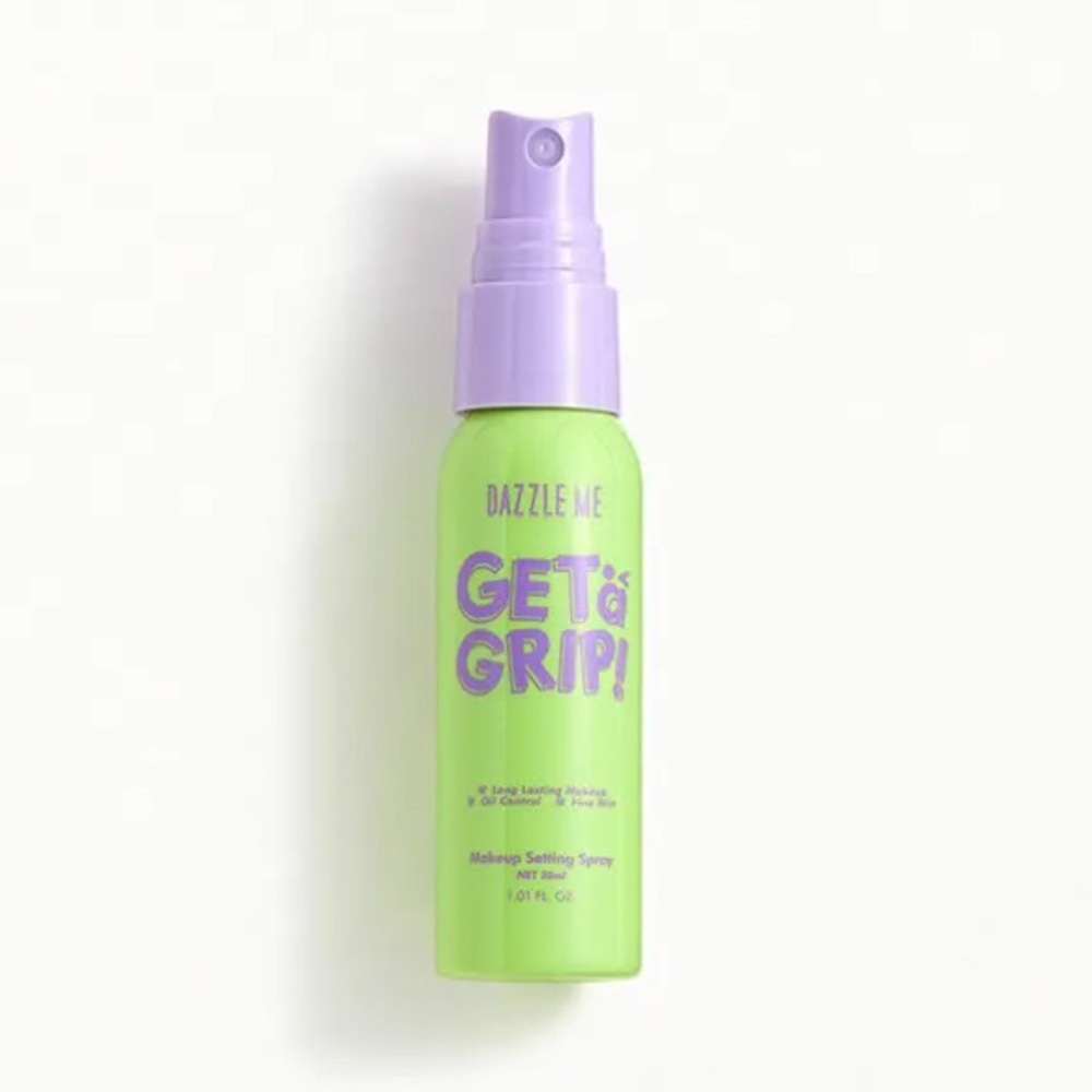 3/$20💗 DazzleMe Get a Grip! Makeup Setting Spray Mini 1 oz